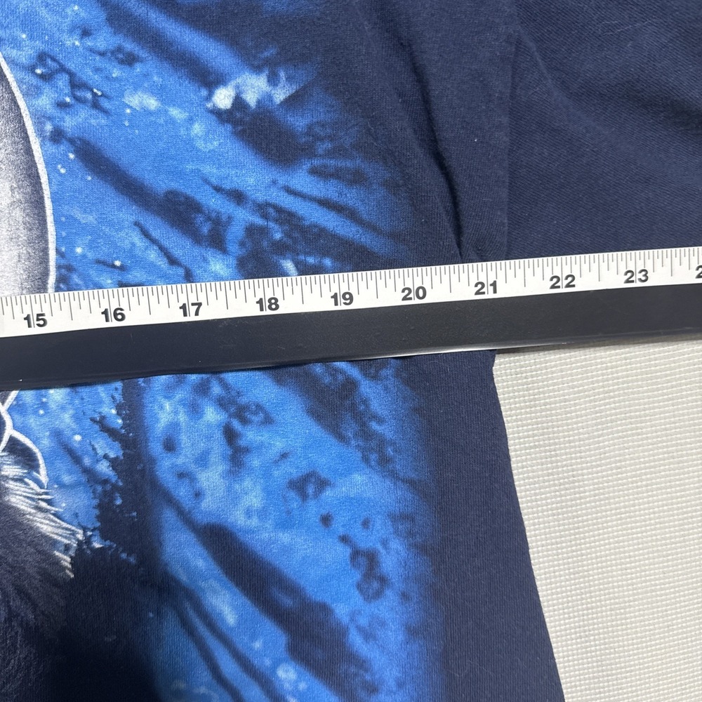 Wolf Shirt Size XL Howling at the Moon Navy Blue Night Sky Y2K Graphic Print EUC - Picture 8 of 9